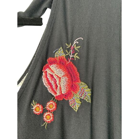 Rose + Olive Top SZ 2X Black Embroidered Bell Sleeve Boho Cottagecore Whimsigoth - Picture 4 of 13